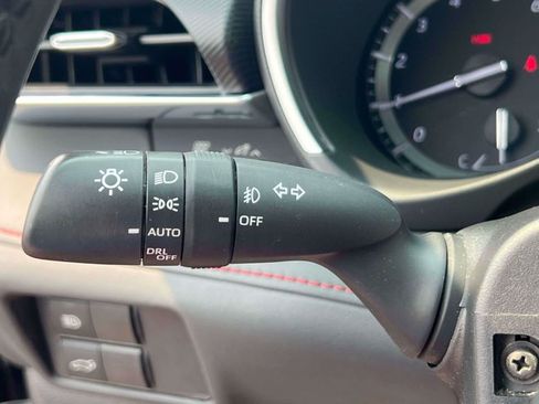 Used 2021 Toyota Highlander XSE AWD/4WD image 25