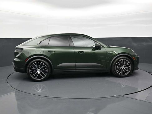 New 2026 Porsche Macan 4 Electric AWD/4WD image 27