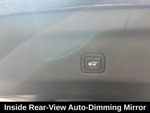 Used 2023 GMC Yukon Denali RWD image 34