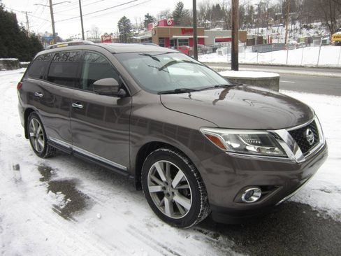 Used 2015 Nissan Pathfinder Platinum w/ Cargo Package image 3