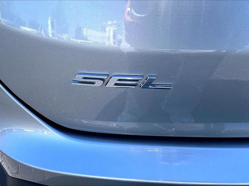 Used 2023 Ford Edge SEL w/ Convenience Package image 6