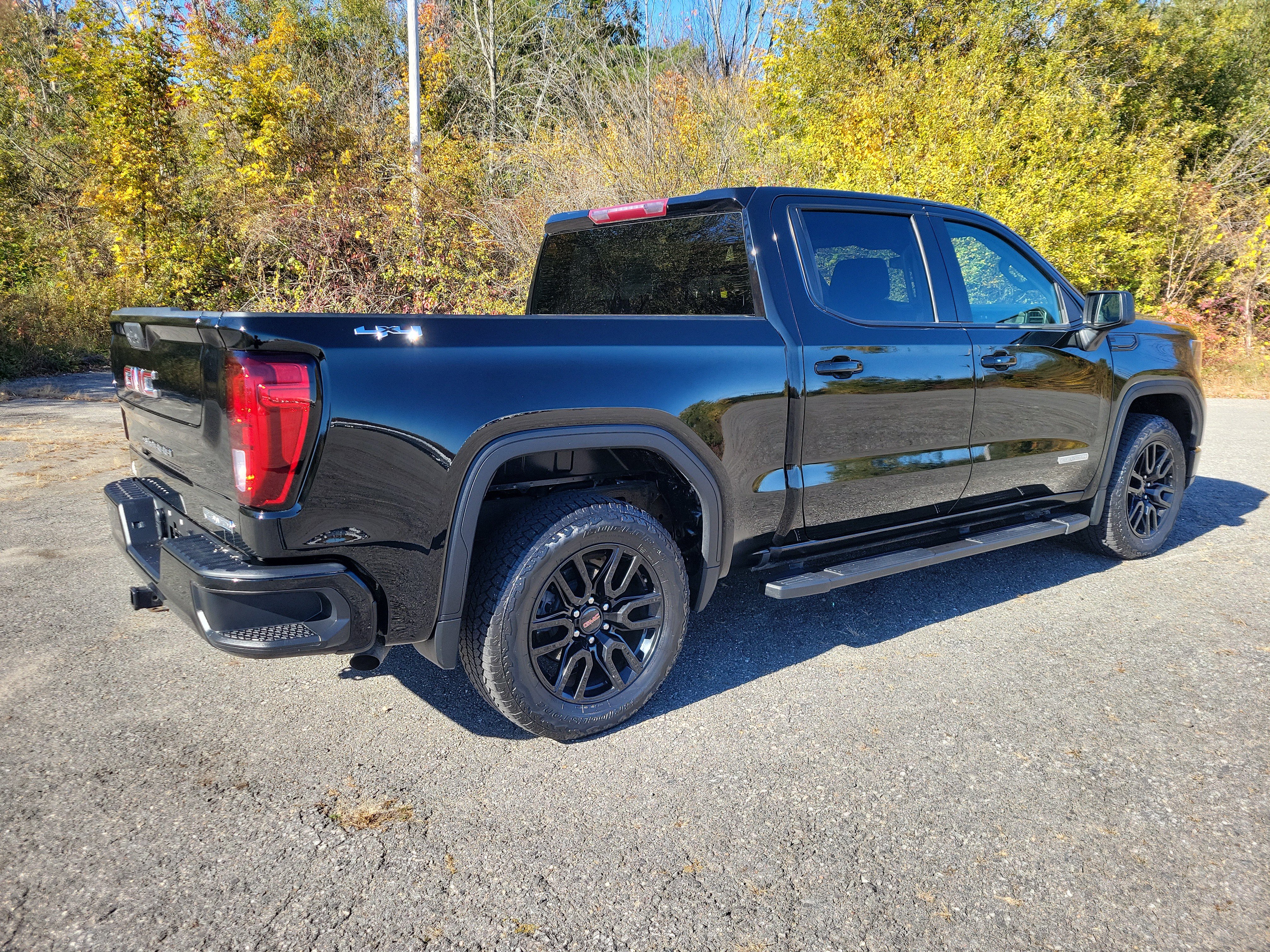 Used 2022 GMC Sierra 1500 Elevation AWD/4WD image 5
