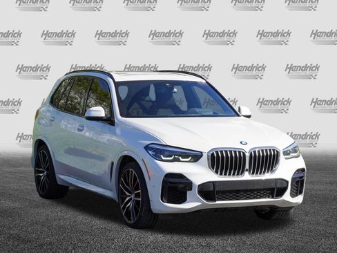 Used 2022 BMW X5 xDrive40i w/ M Sport Package AWD/4WD image 2