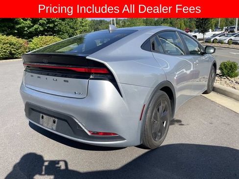 Used 2024 Toyota Prius LE FWD image 8