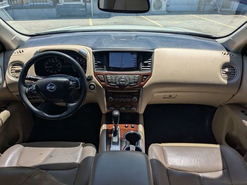 Used 2017 Nissan Pathfinder Platinum FWD image 15