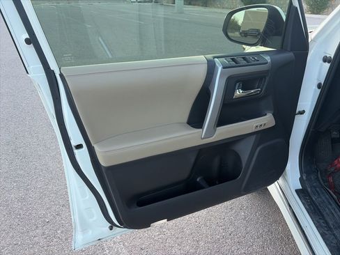 Used 2022 Toyota 4Runner Limited RWD image 19