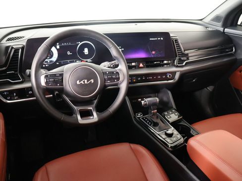 Used 2023 Kia Sportage SX image 2