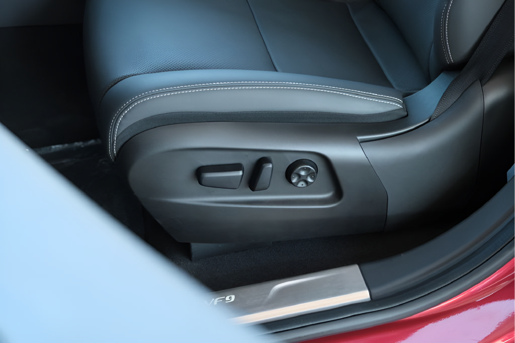 New 2024 VinFast VF 9 Plus AWD/4WD image 25
