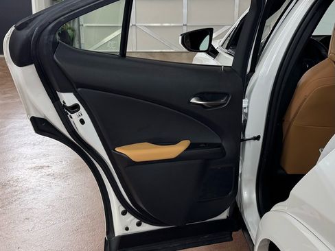 Used 2023 Lexus UX 250h Premium AWD image 32