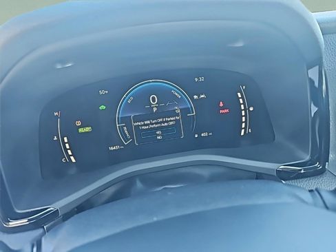 Used 2025 Toyota Camry LE image 13