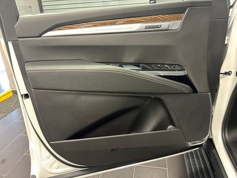 Certified 2025 Cadillac Escalade Sport Platinum AWD/4WD image 10