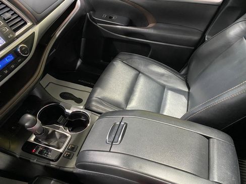 Used 2018 Toyota Highlander XLE image 14