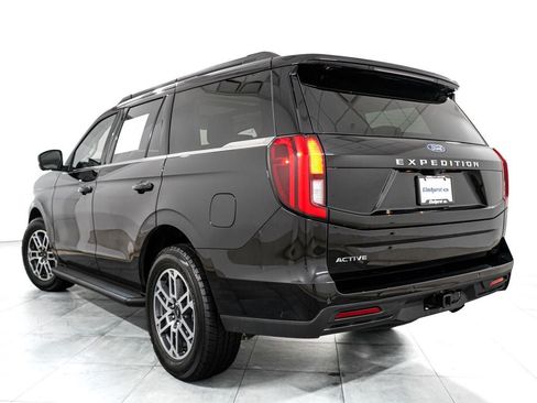 Certified 2025 Ford Expedition Active AWD/4WD image 5