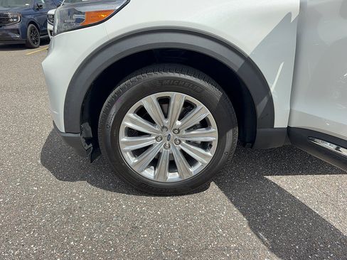 Certified 2022 Ford Explorer Limited w/ Hybrid Equipment Group 310A AWD/4WD image 37