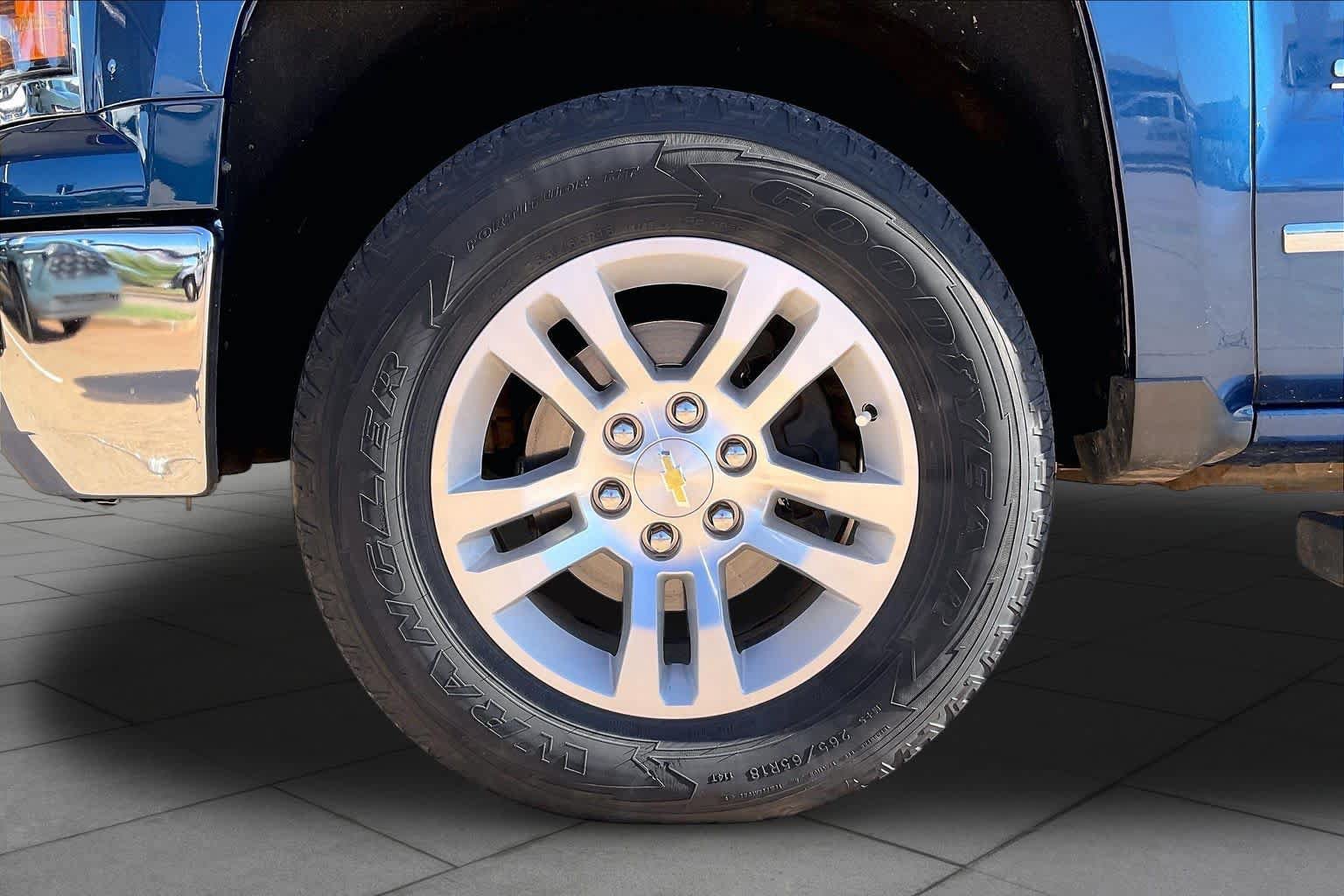 Used 2015 Chevrolet Silverado 1500 LTZ w/ LTZ Plus Package AWD/4WD image 12