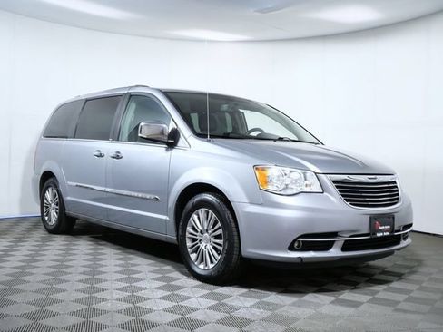 Used 2013 Chrysler Town & Country Touring-L w/ Driver Convenience Group FWD image 1