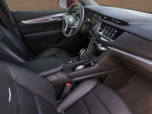 Certified 2024 Cadillac XT5 Luxury image 31