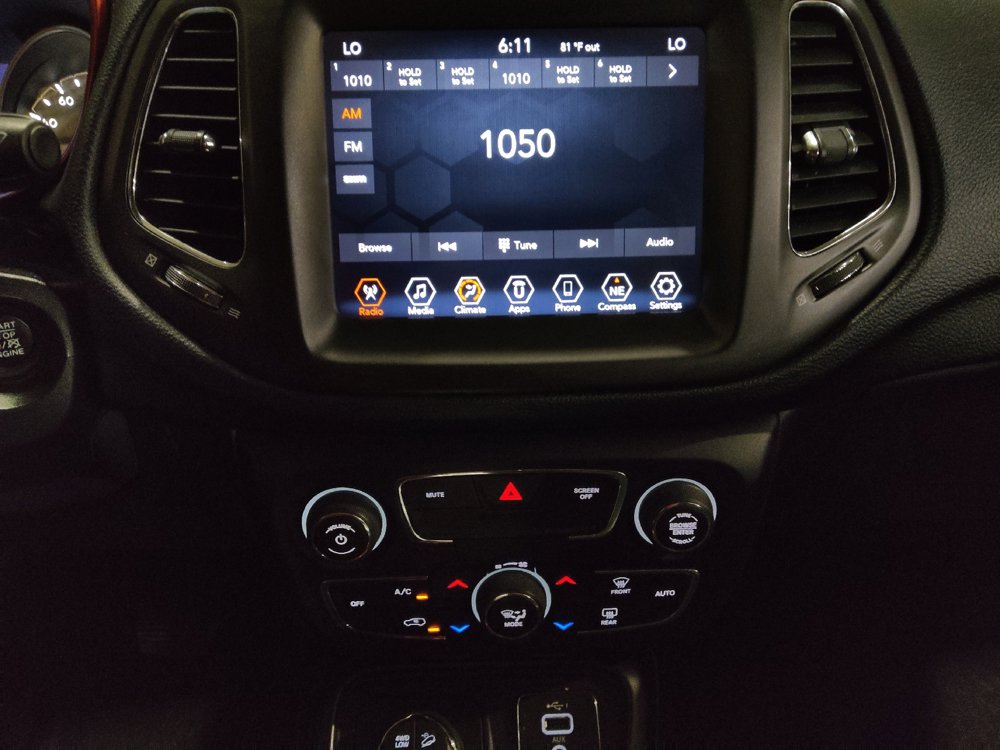 Used 2020 Jeep Compass Trailhawk AWD/4WD image 25