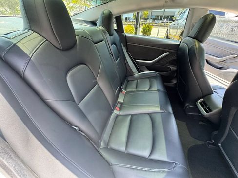 Used 2021 Tesla Model 3 Standard Range Plus RWD image 18