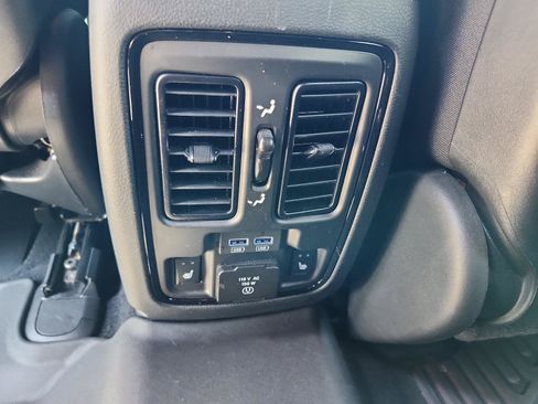 Used 2024 Dodge Durango GT RWD image 13
