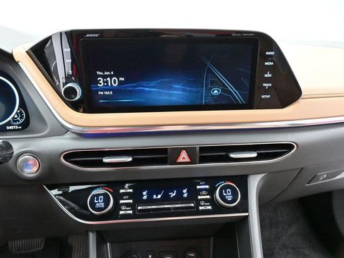 Used 2021 Hyundai Sonata Limited w/ Preferred Accessory Package FWD image 22