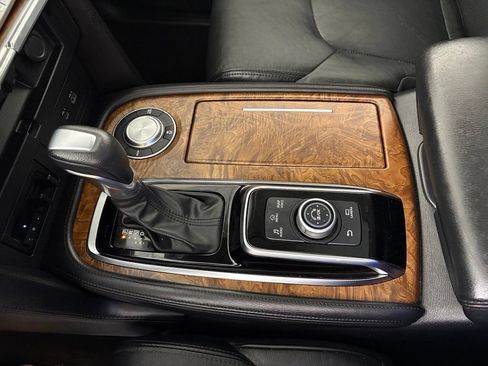 Used 2024 Nissan Armada SL w/ Captain's Chairs Package RWD image 33