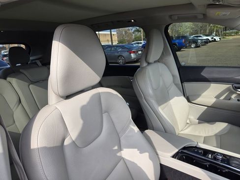 Used 2020 Volvo XC90 T5 Momentum image 23