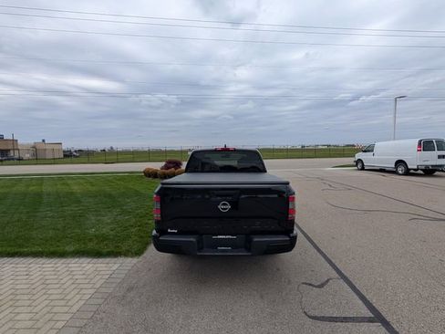 Used 2022 Nissan Frontier SV RWD image 7