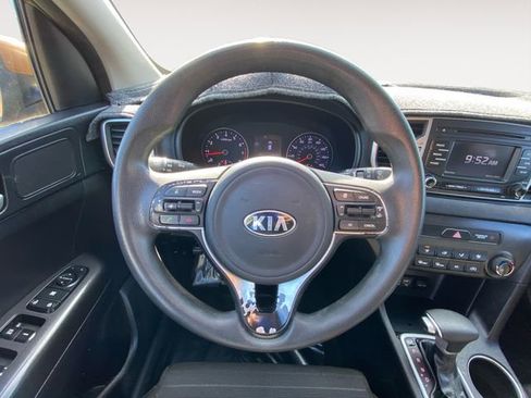 Used 2018 Kia Sportage LX image 12