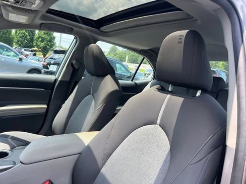Used 2022 Toyota Camry LE w/ Convenience Package FWD image 14