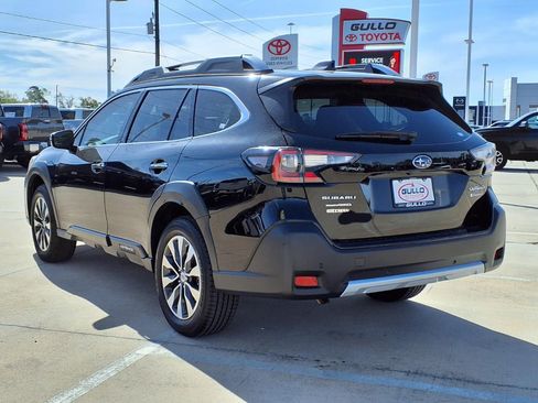 Used 2024 Subaru Outback Touring image 2