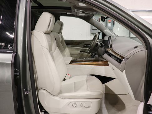 Used 2023 Cadillac Escalade ESV Sport Platinum AWD/4WD image 12