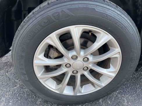 Used 2020 Jeep Cherokee Latitude w/ Cold Weather Group FWD image 11