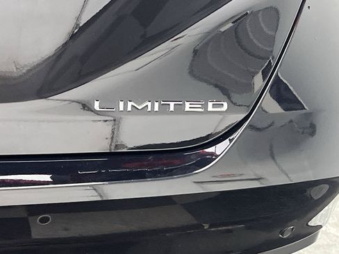 Used 2021 Toyota Avalon Limited w/ Advanced Safety Package FWD image 31