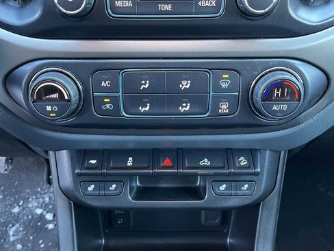 Used 2018 Chevrolet Colorado Z71 image 16