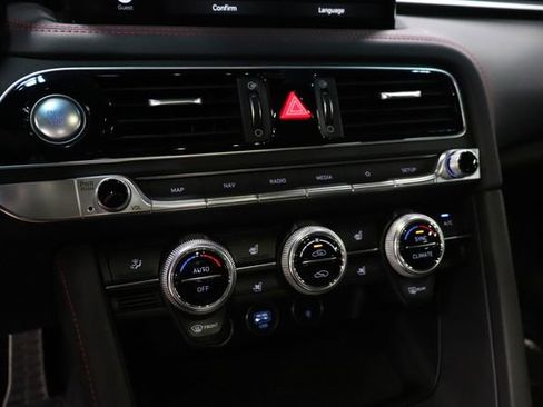 Used 2023 Genesis G70 2.0T w/ Sport Prestige Package RWD image 33