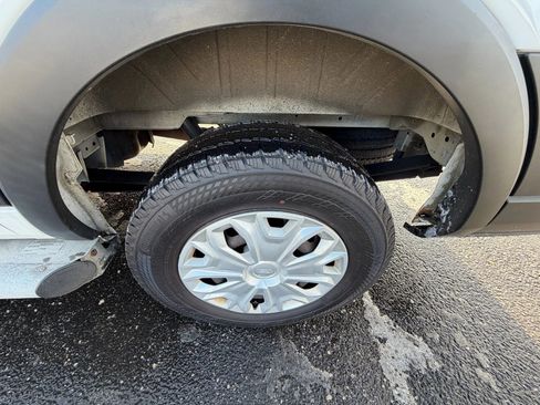 Used 2019 Ford Transit 250 130 Low Roof w/ Exterior Upgrade Package image 18