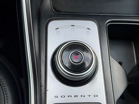 Used 2022 Kia Sorento S FWD image 25
