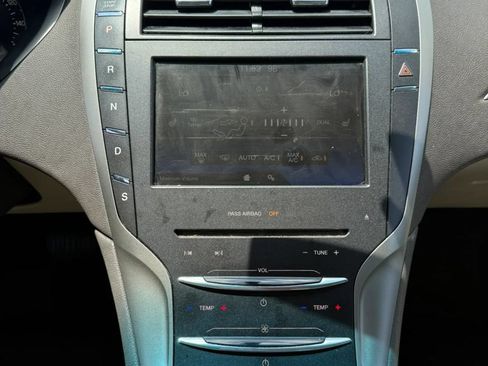 Used 2013 Lincoln MKZ AWD image 15