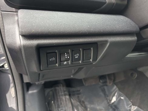 Used 2023 Subaru Outback Premium image 16