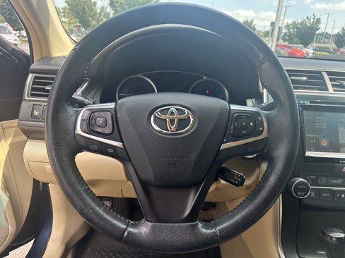 Used 2014 Toyota Camry SE FWD image 17