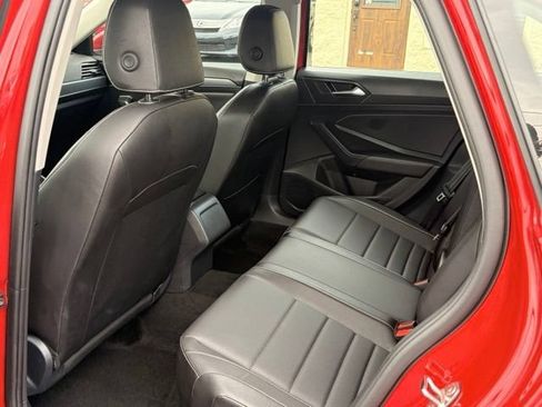 Used 2024 Volkswagen Jetta SE FWD image 22