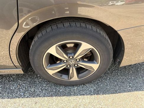 Used 2018 Honda Odyssey Touring image 3