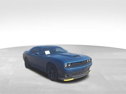 Used 2023 Dodge Challenger R/T w/ Plus Package image 7
