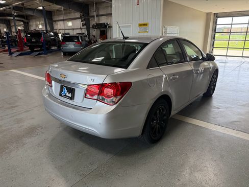Used 2011 Chevrolet Cruze LT FWD image 7