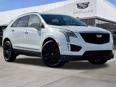 Certified 2023 Cadillac XT5 Sportv w/ Technology Package AWD/4WD image 2