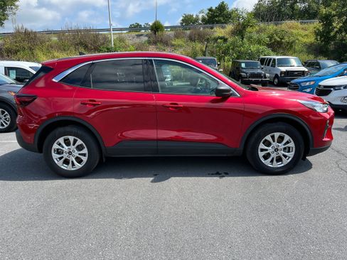 Used 2023 Ford Escape Active AWD/4WD image 4