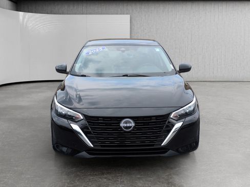 Used 2025 Nissan Sentra SV FWD image 2