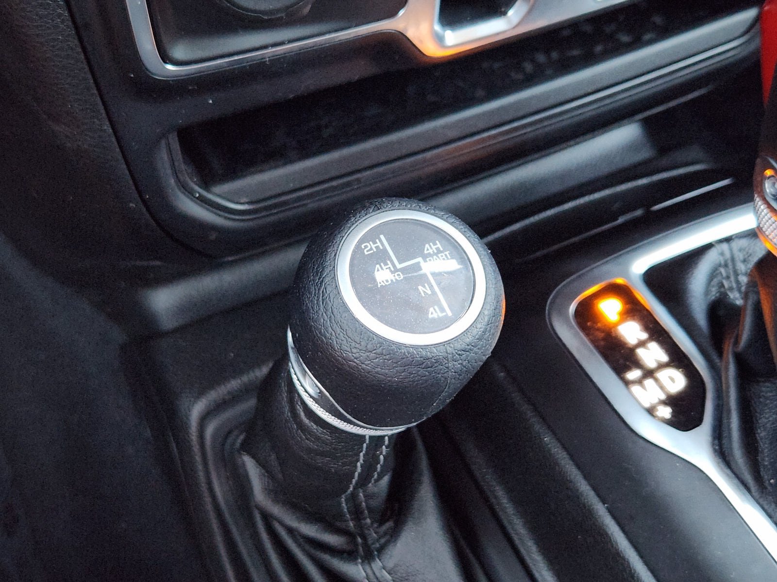 Used 2024 Jeep Wrangler Unlimited w/ Convenience Group AWD/4WD image 29