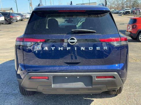 Used 2025 Nissan Pathfinder SV FWD image 10